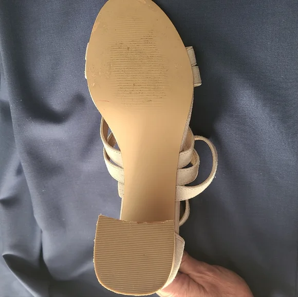 STEVE MADDEN Grey Beige 🍁 Microsuede 3.5" Block Heel Sandals 11 - Picture 8 of 12